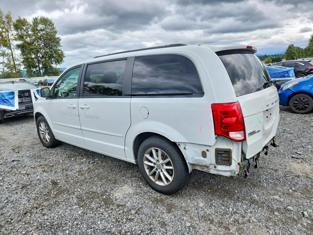 2015 DODGE GRAND CARAVAN SXT — снимка 2