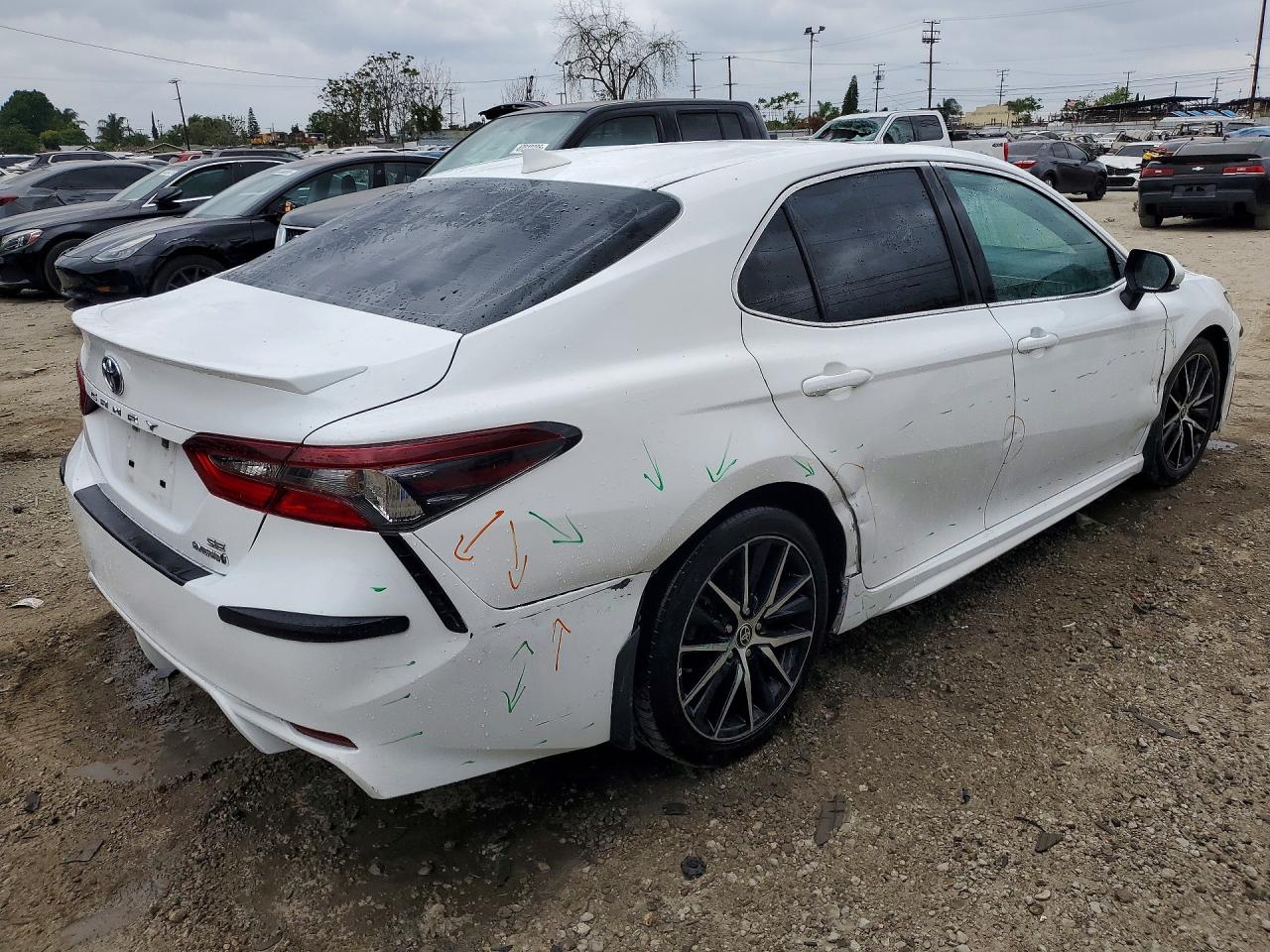 2022 TOYOTA CAMRY HYBRID SE — снимка 3