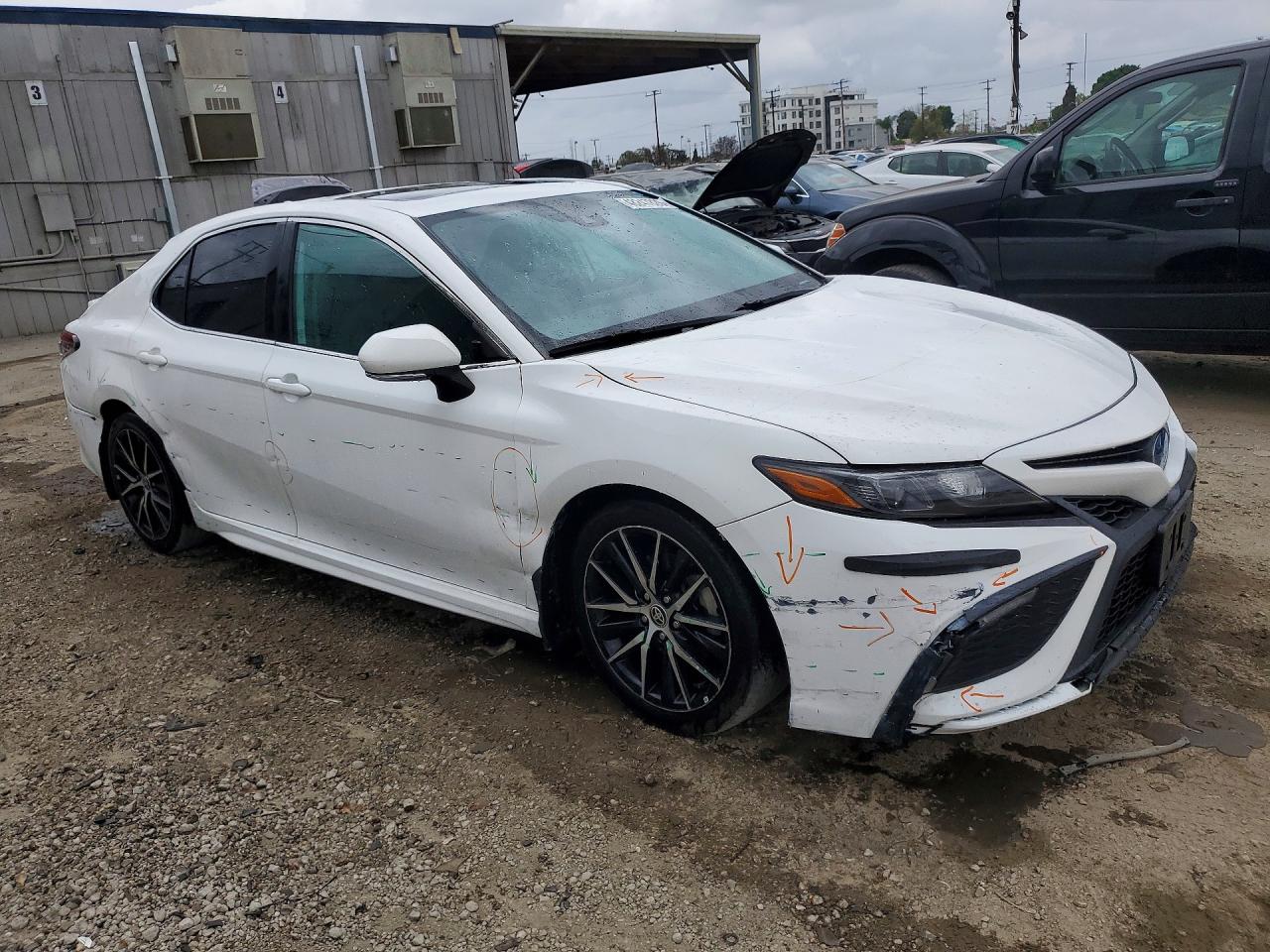 2022 TOYOTA CAMRY HYBRID SE — снимка 4