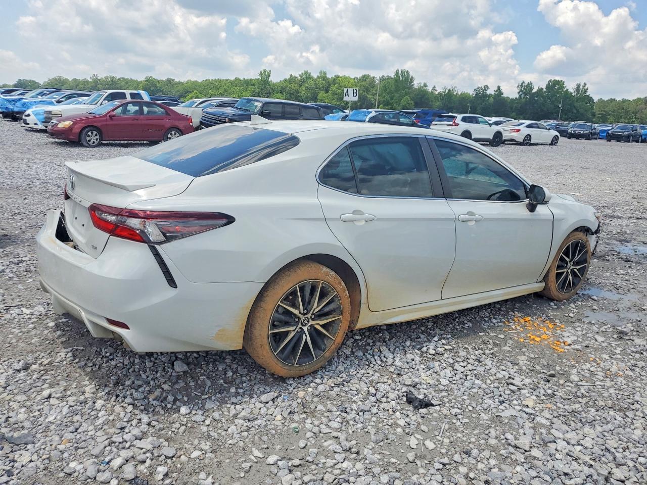 2024 TOYOTA CAMRY SE — снимка 3