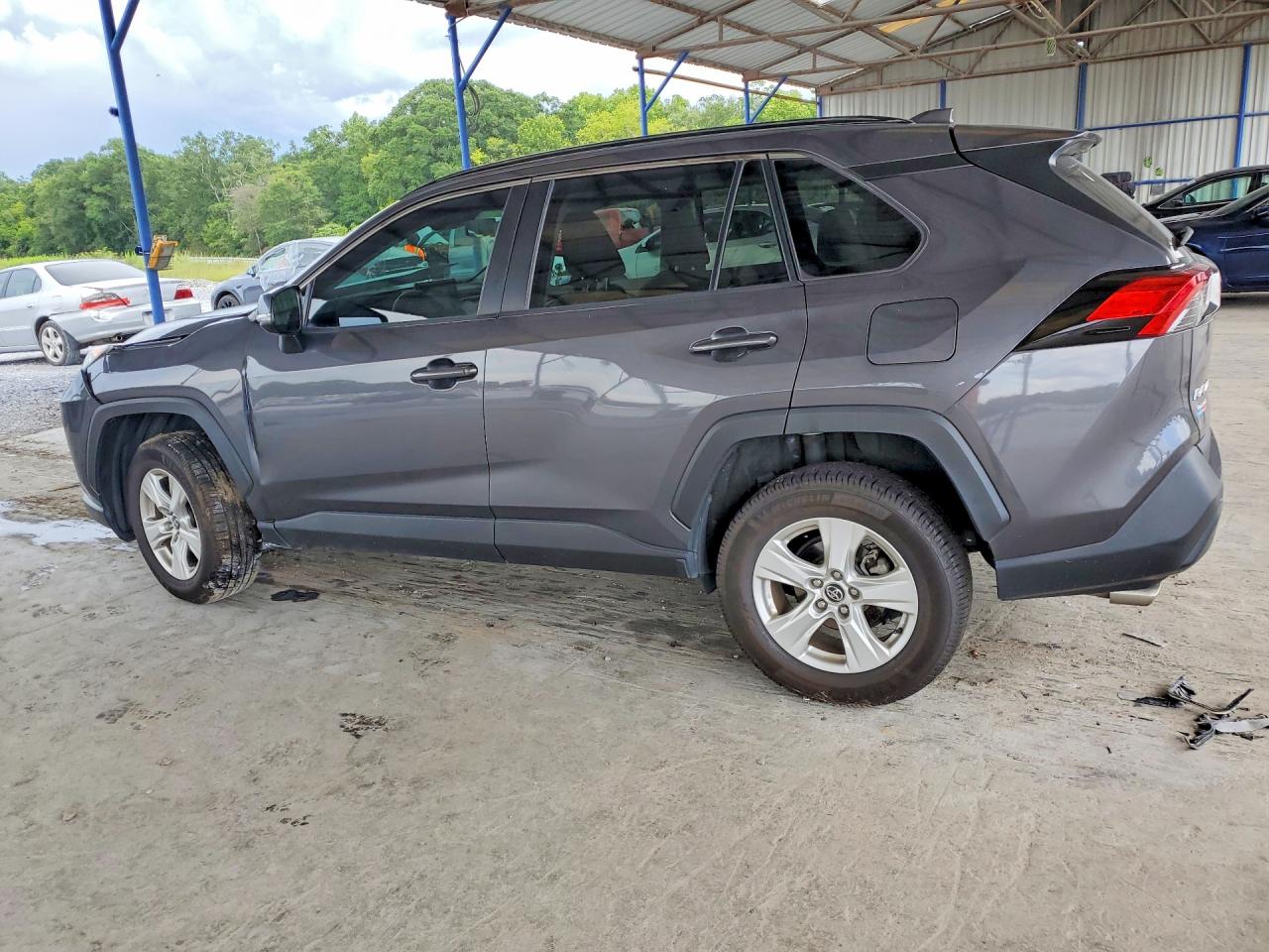 2021 TOYOTA RAV4 XLE — снимка 2