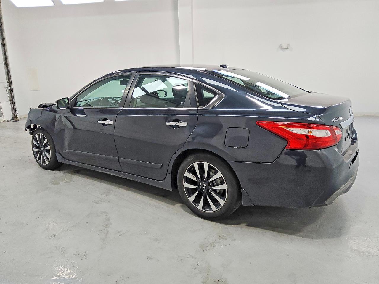2017 NISSAN ALTIMA 2.5 SV — снимка 2