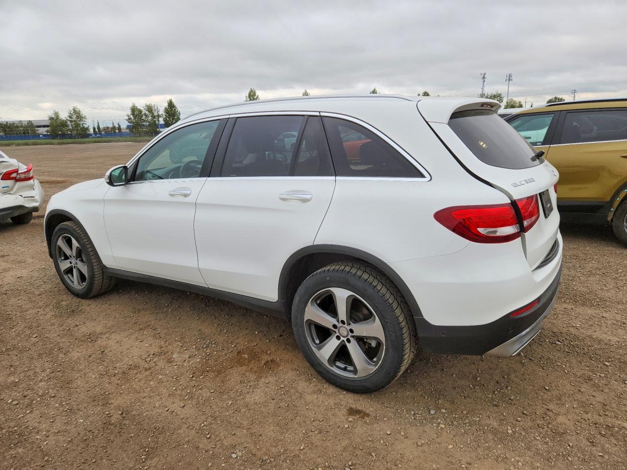 2017 MERCEDES-BENZ GLC 300 4MATIC — снимка 2
