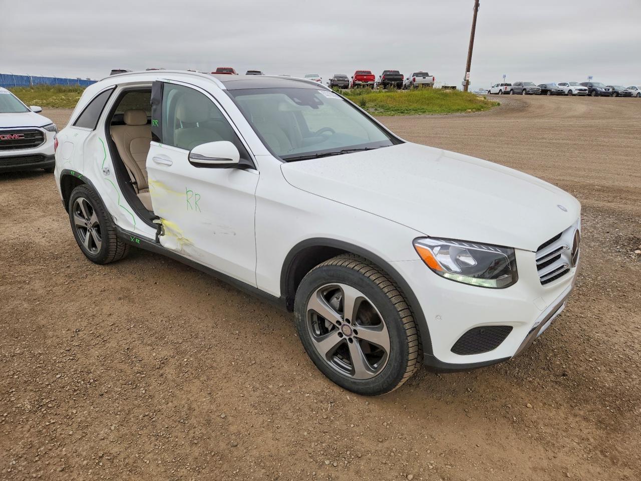 2017 MERCEDES-BENZ GLC 300 4MATIC — снимка 4
