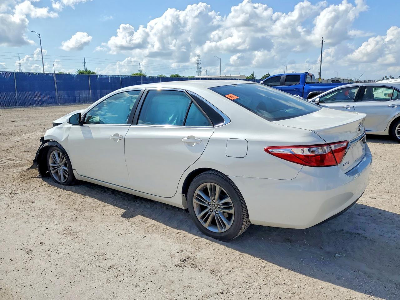 2015 TOYOTA CAMRY SE — снимка 2
