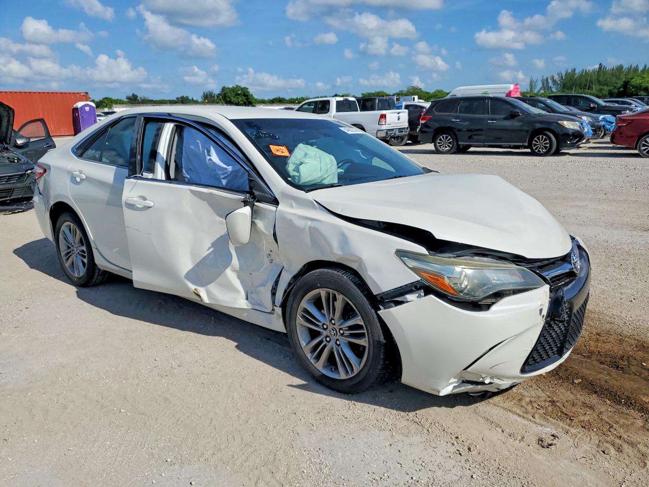 2015 TOYOTA CAMRY SE — снимка 4