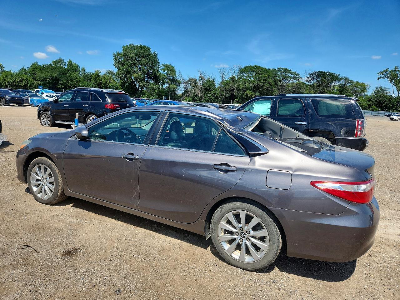 2016 TOYOTA CAMRY XLE — снимка 2