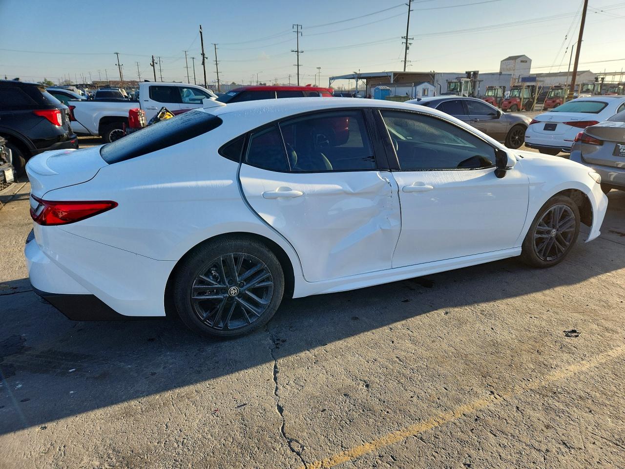 2025 TOYOTA CAMRY SE — снимка 3