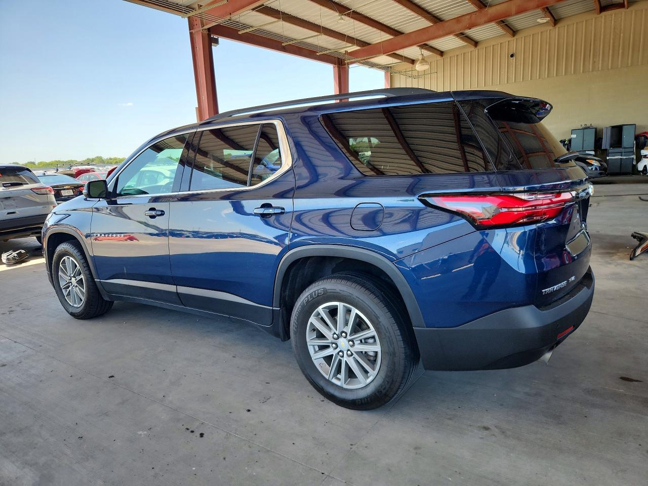 2023 CHEVROLET TRAVERSE LT — снимка 2