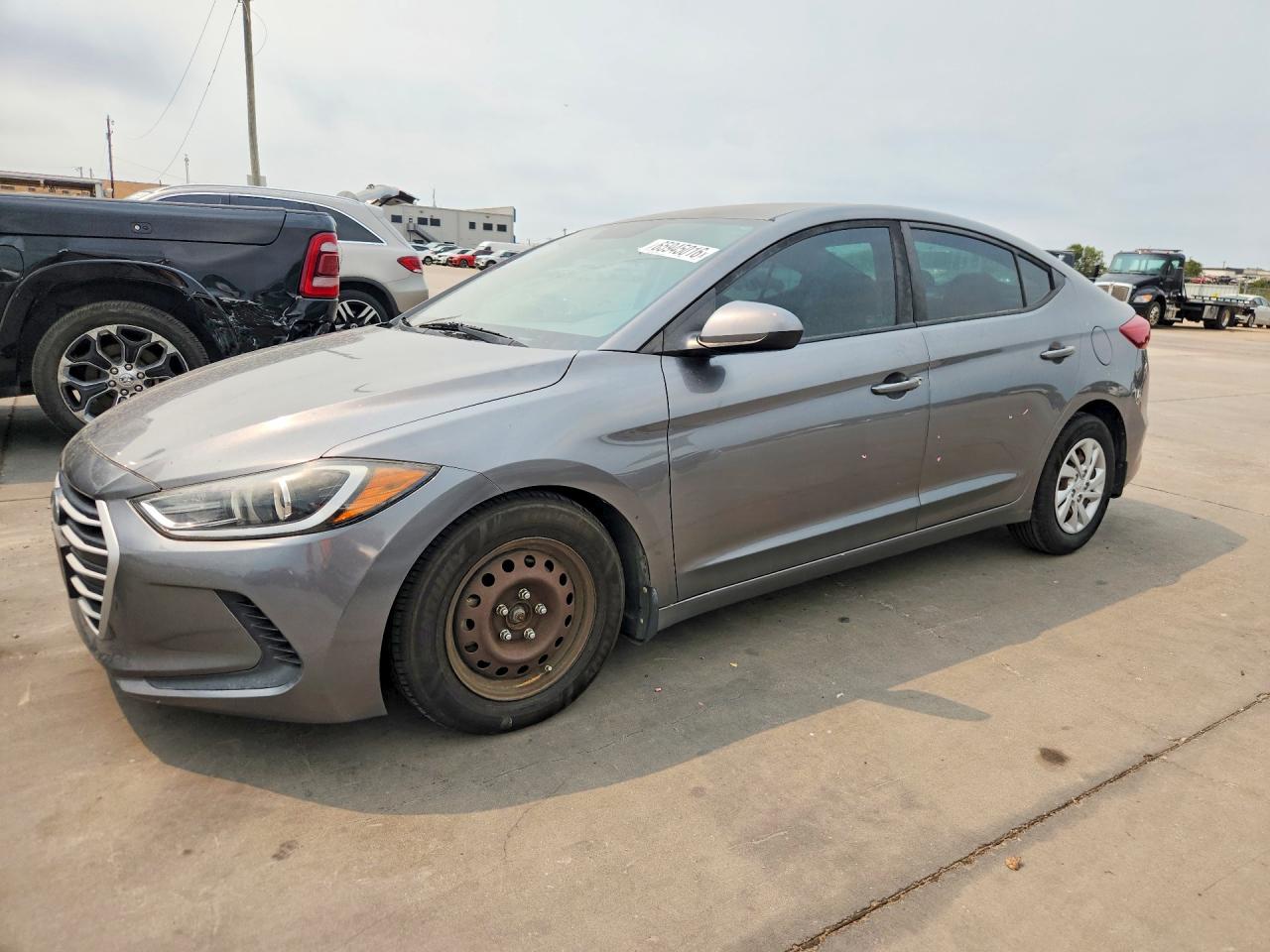 2018 HYUNDAI ELANTRA SE