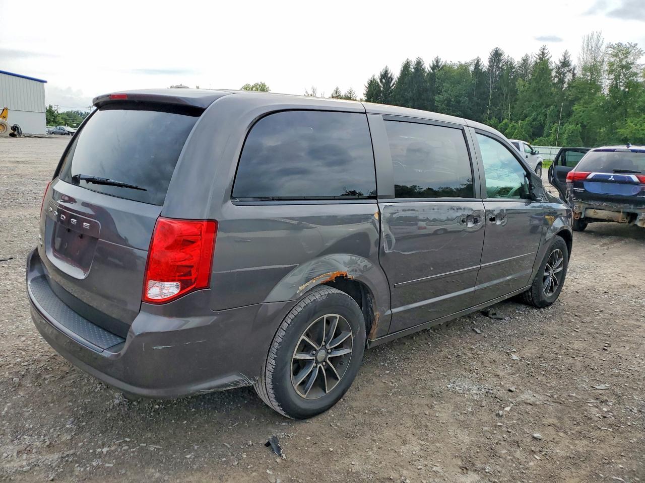 2015 DODGE GRAND CARAVAN SE — снимка 3
