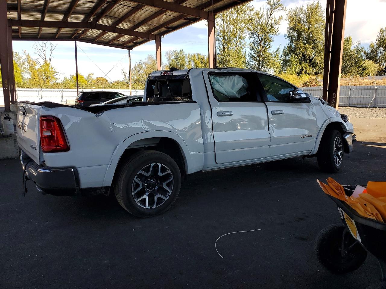 2026 RAM 1500 LARAMIE — photo 3
