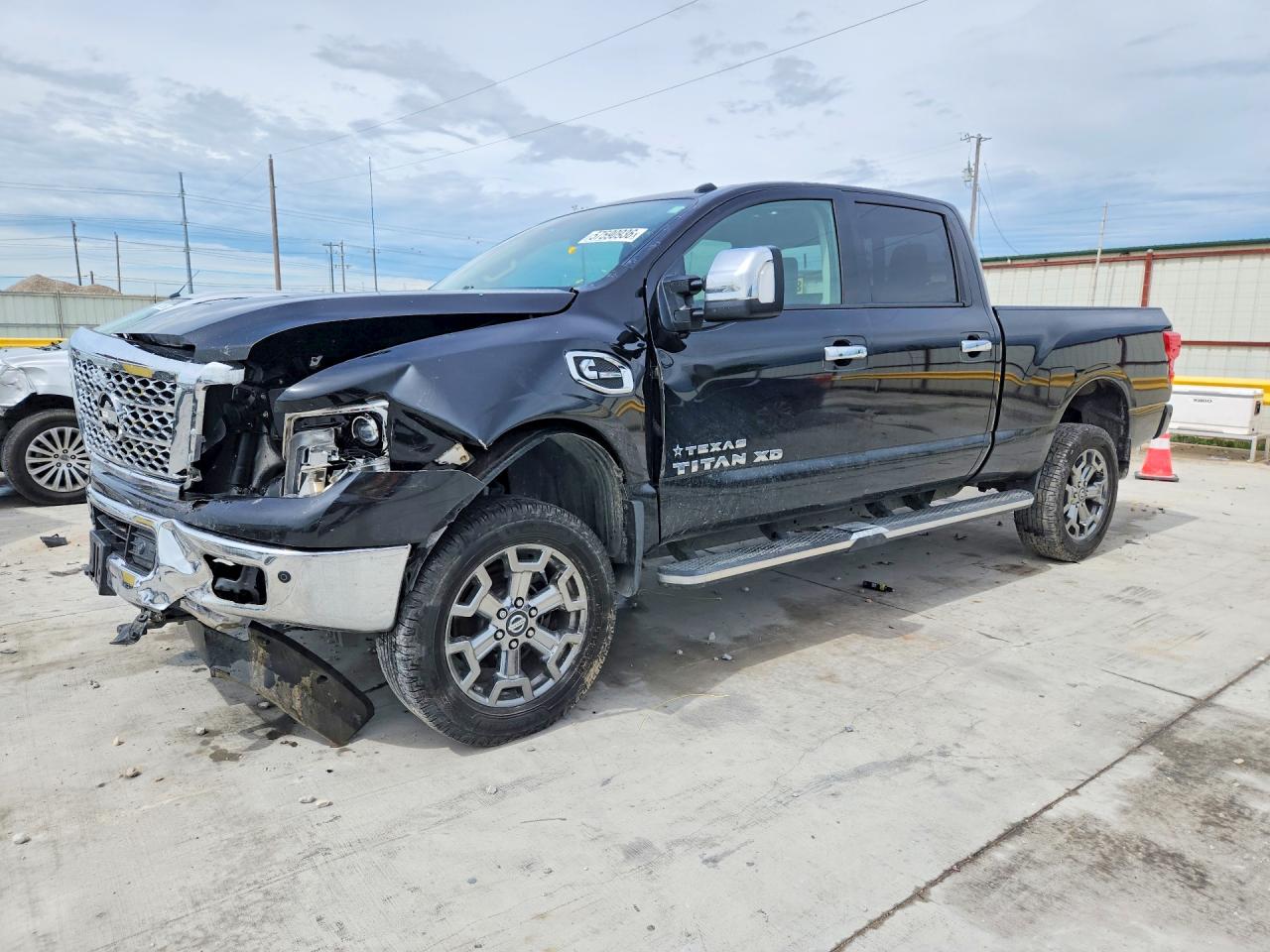 2017 NISSAN TITAN XD SL