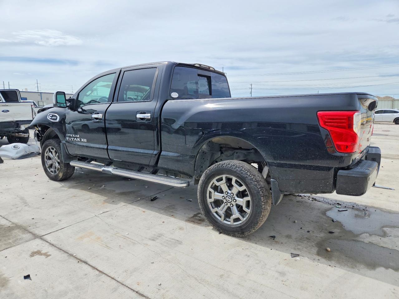 2017 NISSAN TITAN XD SL — снимка 2