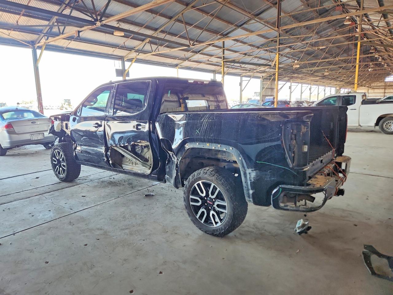 2023 GMC SIERRA K1500 AT4 — снимка 2
