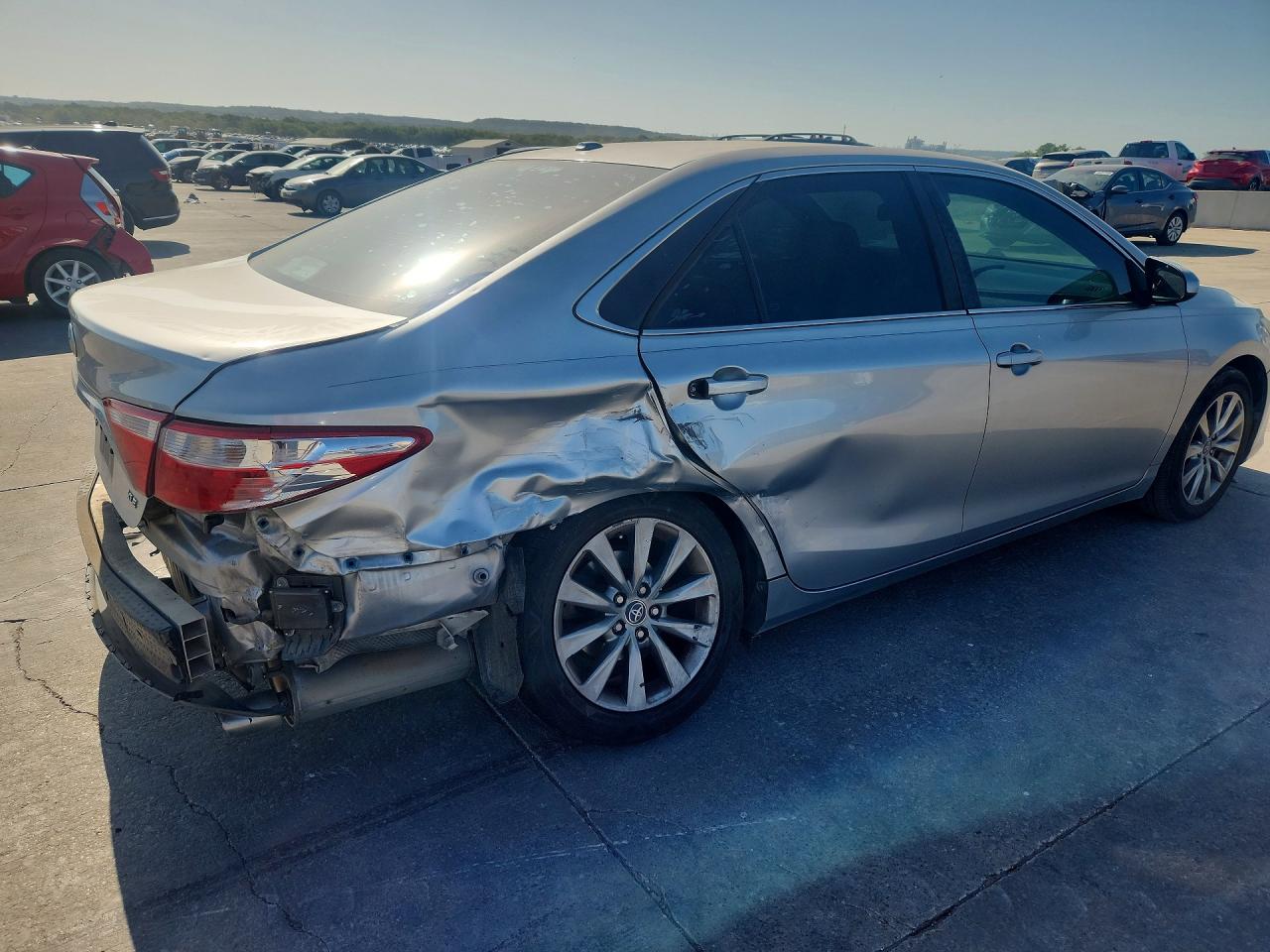 2016 TOYOTA CAMRY XLE — снимка 3