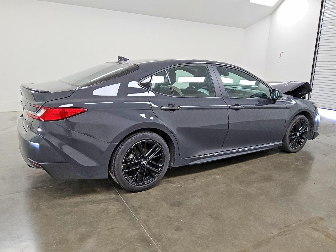2025 TOYOTA CAMRY SE — снимка 3