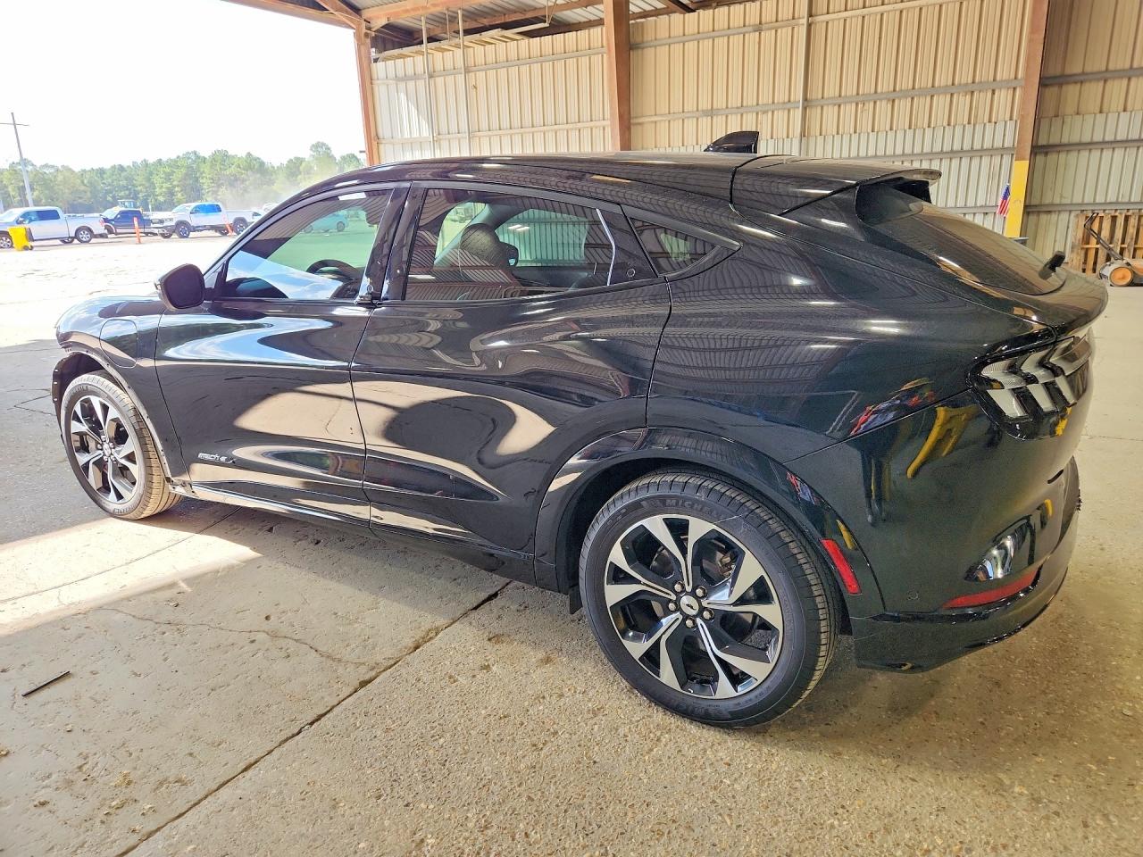 2021 FORD MUSTANG MACH-E PREMIUM — снимка 2