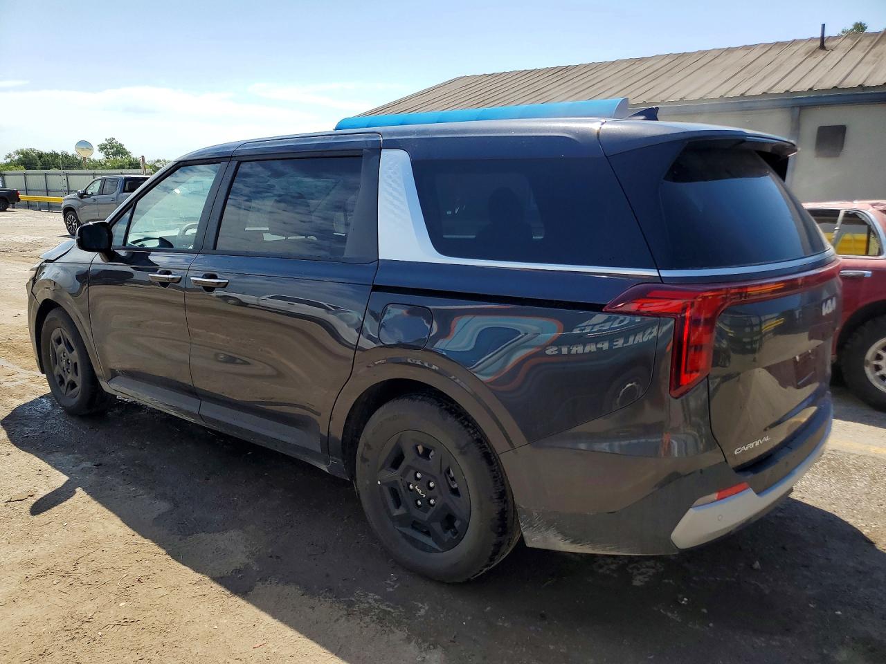 2027 KIA CARNIVAL LXS — снимка 2