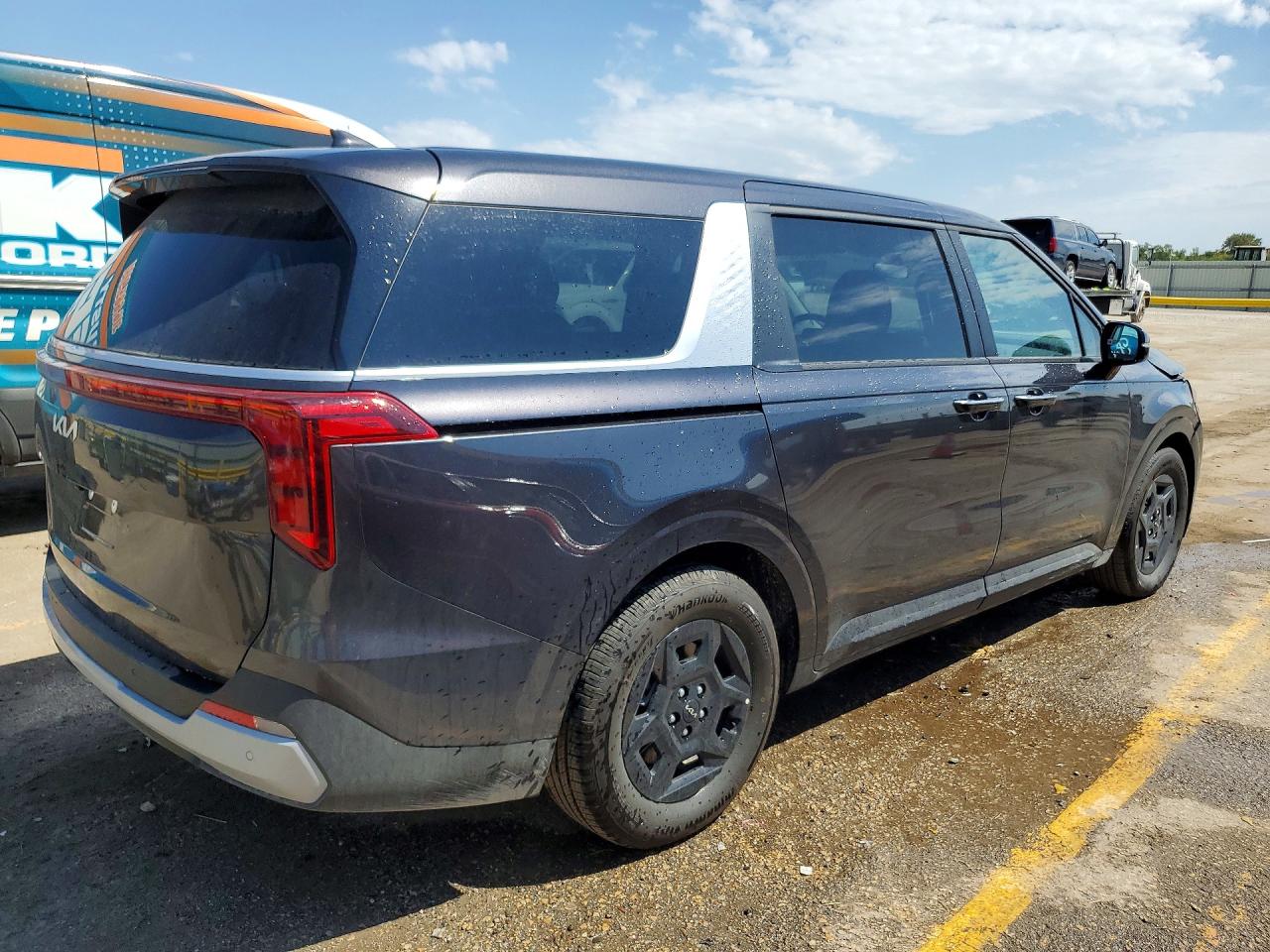 2027 KIA CARNIVAL LXS — снимка 3