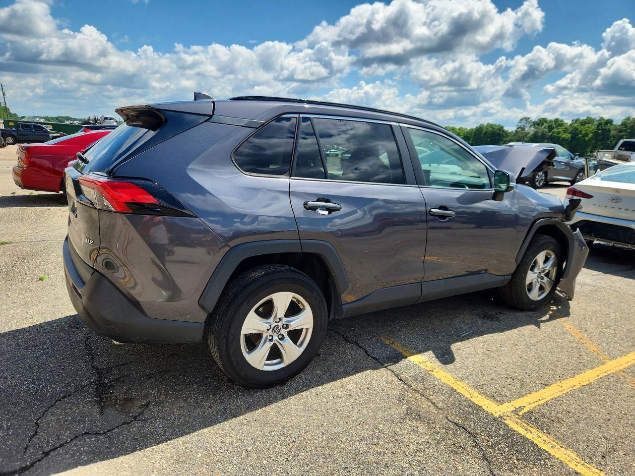 2019 TOYOTA RAV4 XLE — снимка 3