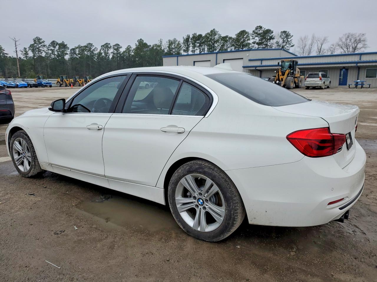 2017 BMW 330 I — снимка 2