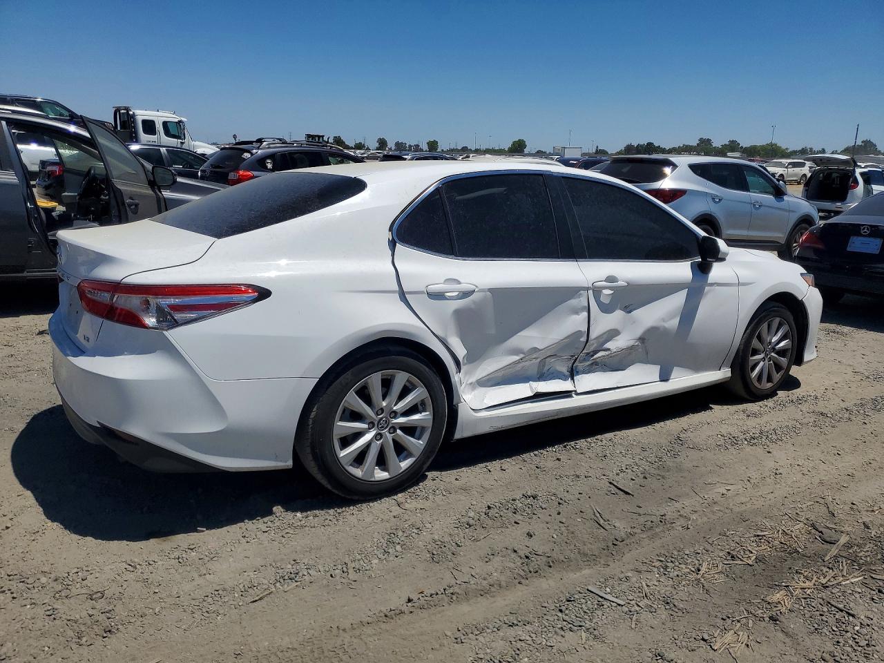 2018 TOYOTA CAMRY LE — снимка 3
