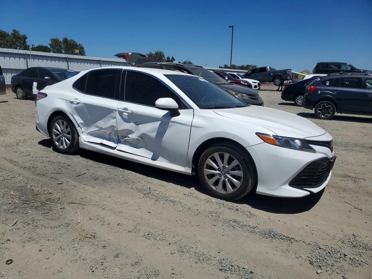 2018 TOYOTA CAMRY LE — снимка 4