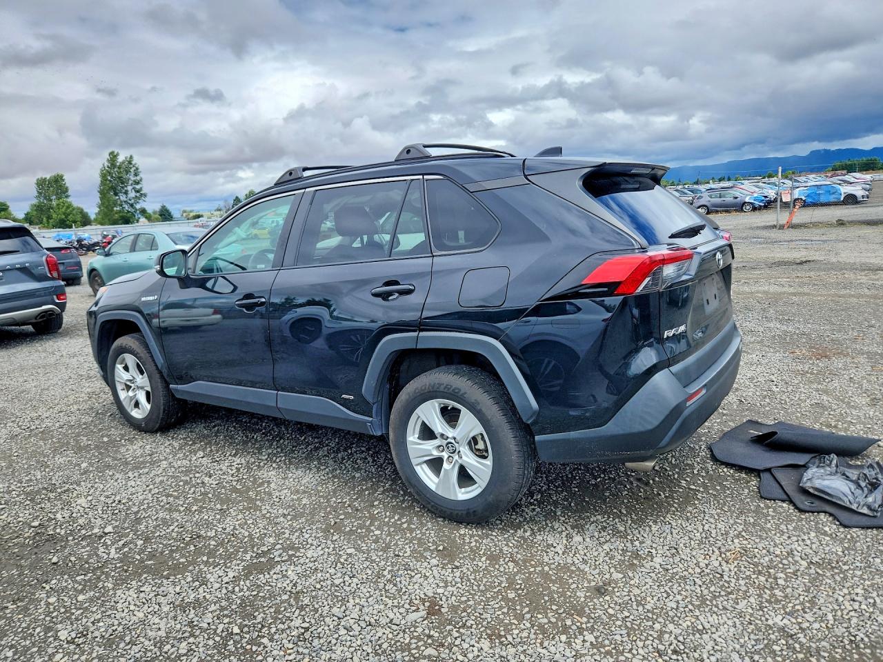 2019 TOYOTA RAV4 LE — снимка 2