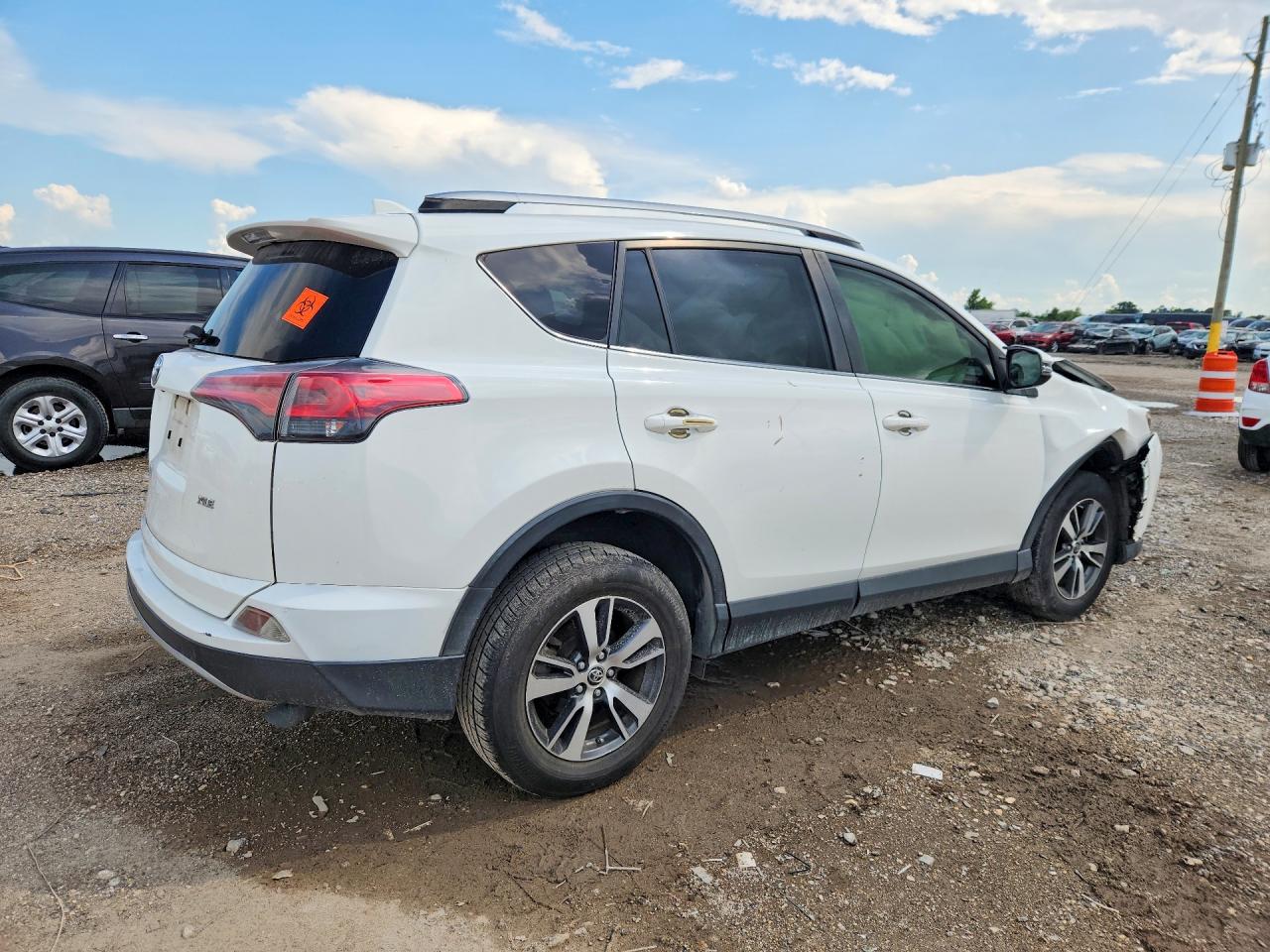 2018 TOYOTA RAV4 XLE — снимка 3