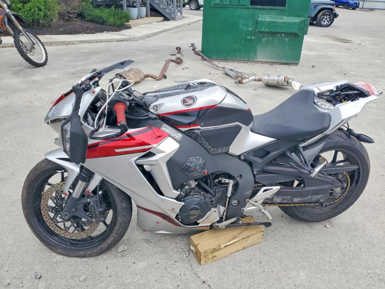 2017 HONDA CBR1000 RR — снимка 3