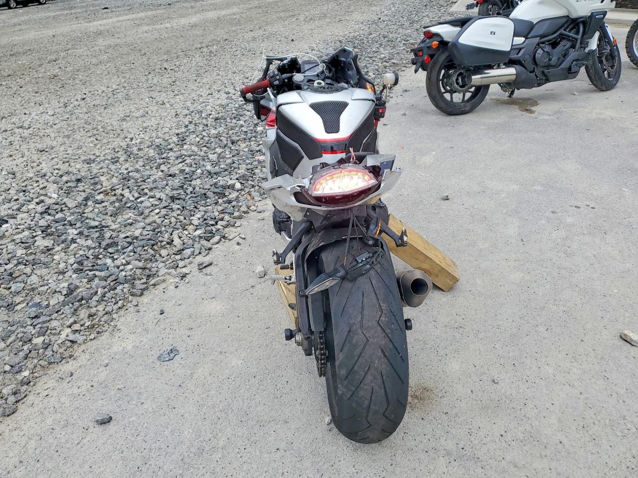 2017 HONDA CBR1000 RR — снимка 4