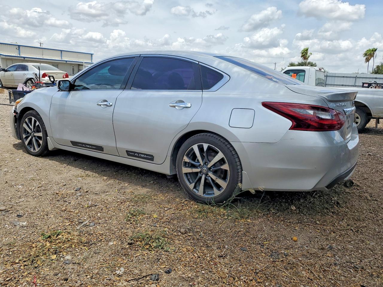 2017 NISSAN ALTIMA 2.5 SR — снимка 2