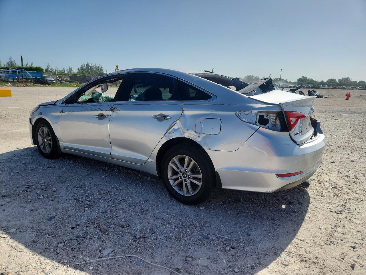 2015 HYUNDAI SONATA SE — снимка 2
