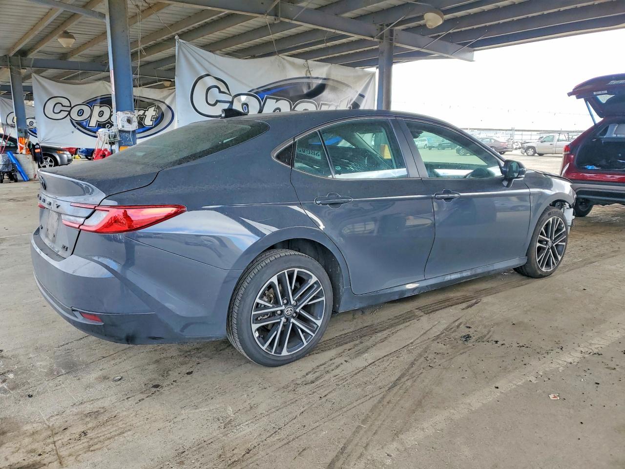 2025 TOYOTA CAMRY XLE — снимка 3
