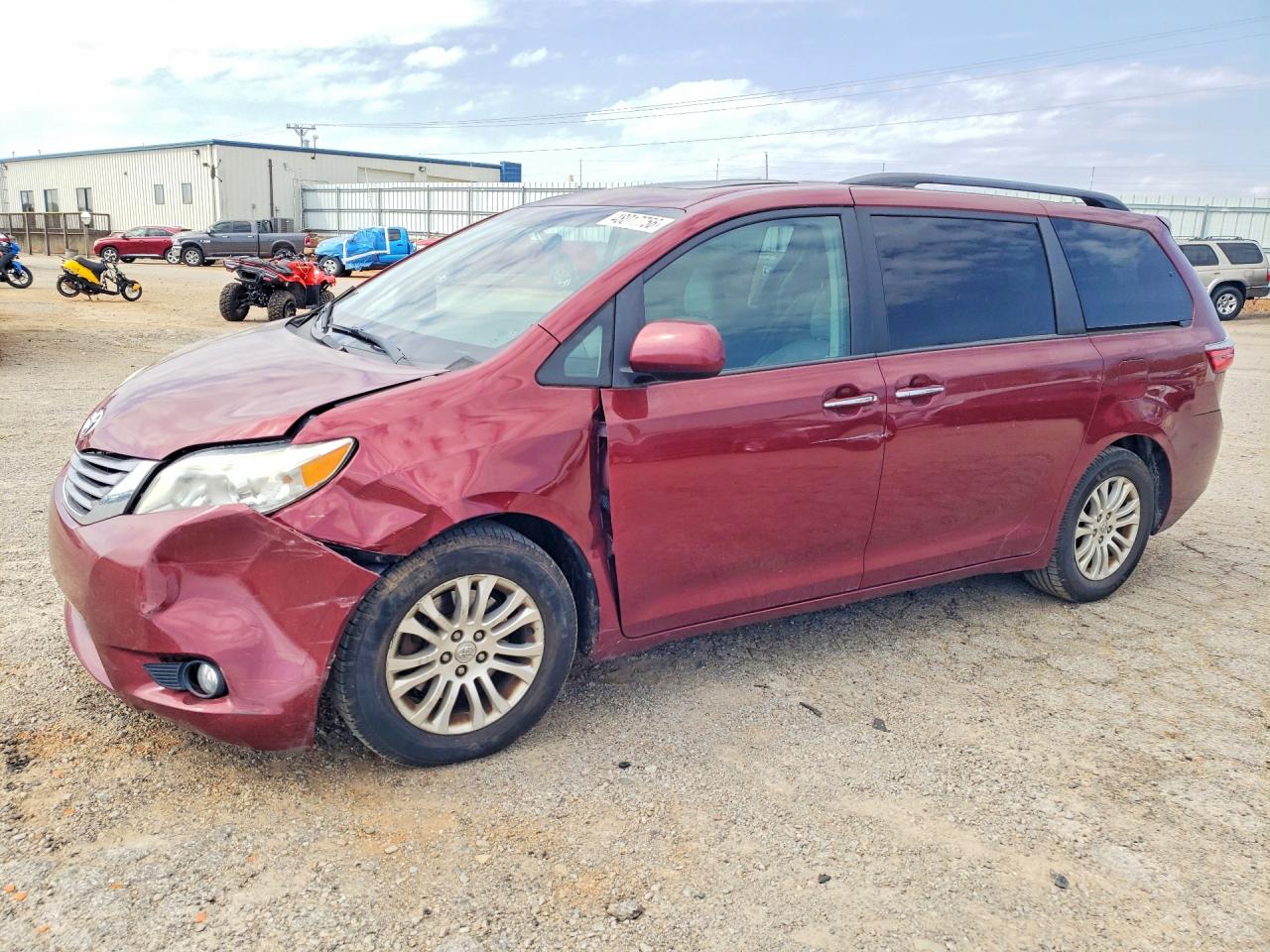 2016 TOYOTA SIENNA XLE 8-PASSENGER