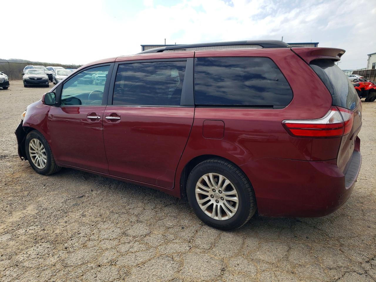 2016 TOYOTA SIENNA XLE 8-PASSENGER — снимка 2