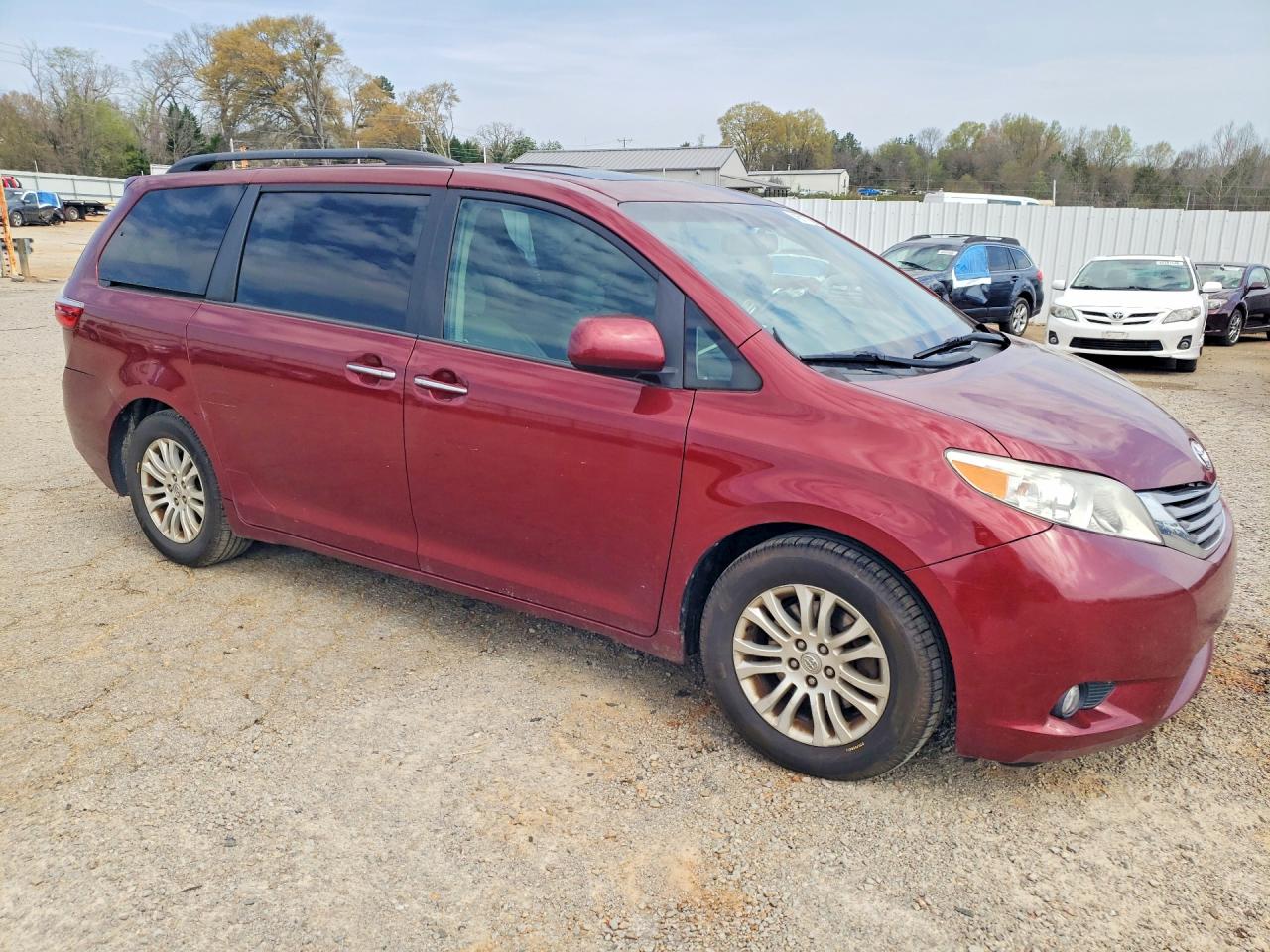 2016 TOYOTA SIENNA XLE 8-PASSENGER — снимка 4