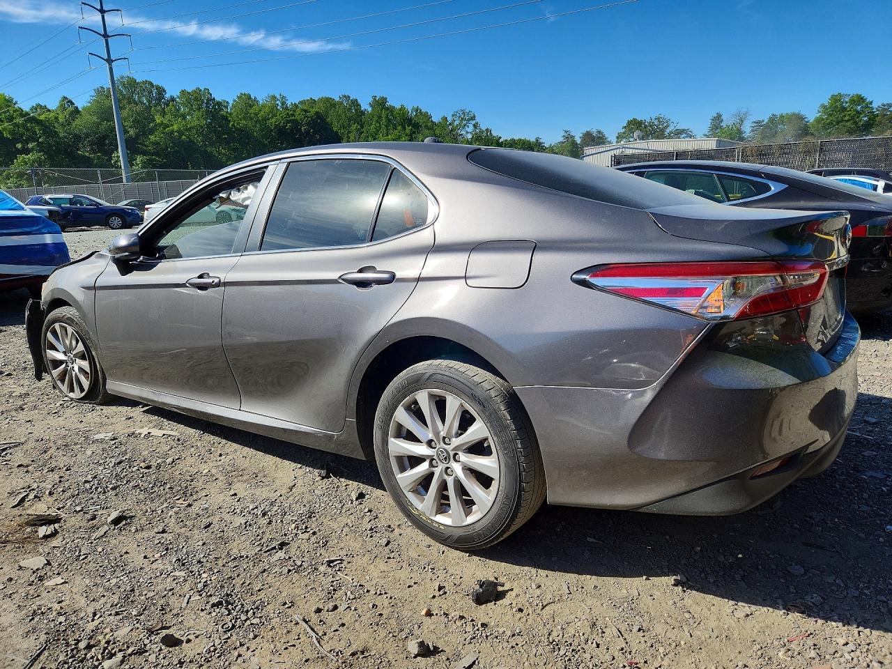 2018 TOYOTA CAMRY LE — снимка 2