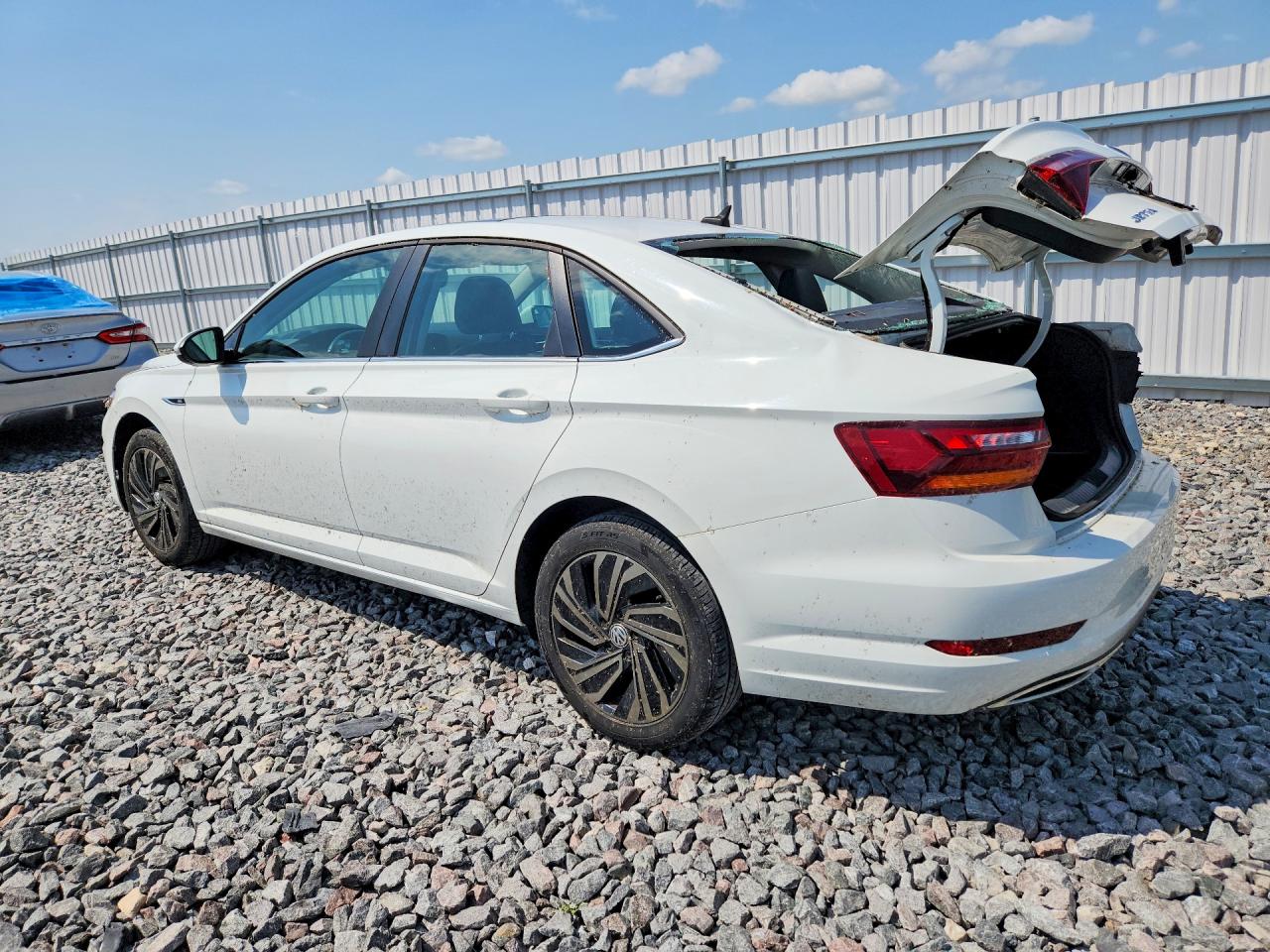 2019 VOLKSWAGEN JETTA SEL PREMIUM — снимка 2
