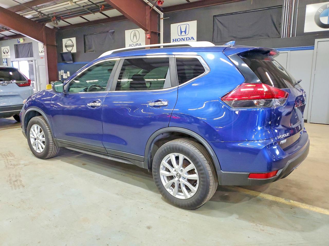 2017 NISSAN ROGUE SV — снимка 2
