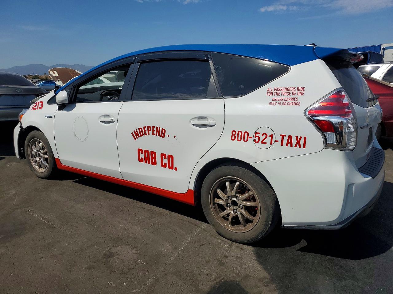 2017 TOYOTA PRIUS V FIVE — снимка 2