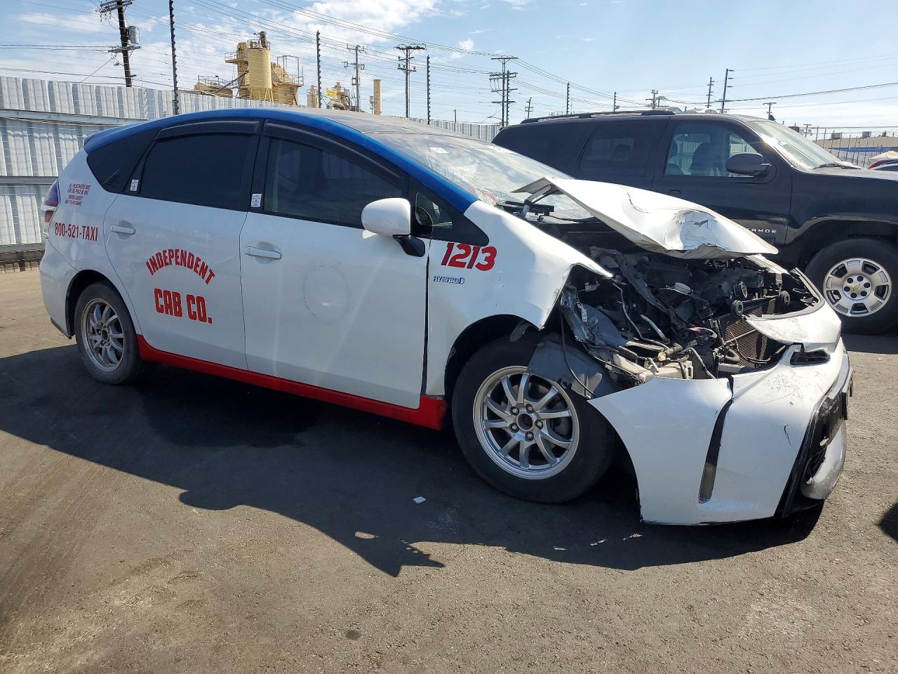 2017 TOYOTA PRIUS V FIVE — снимка 4