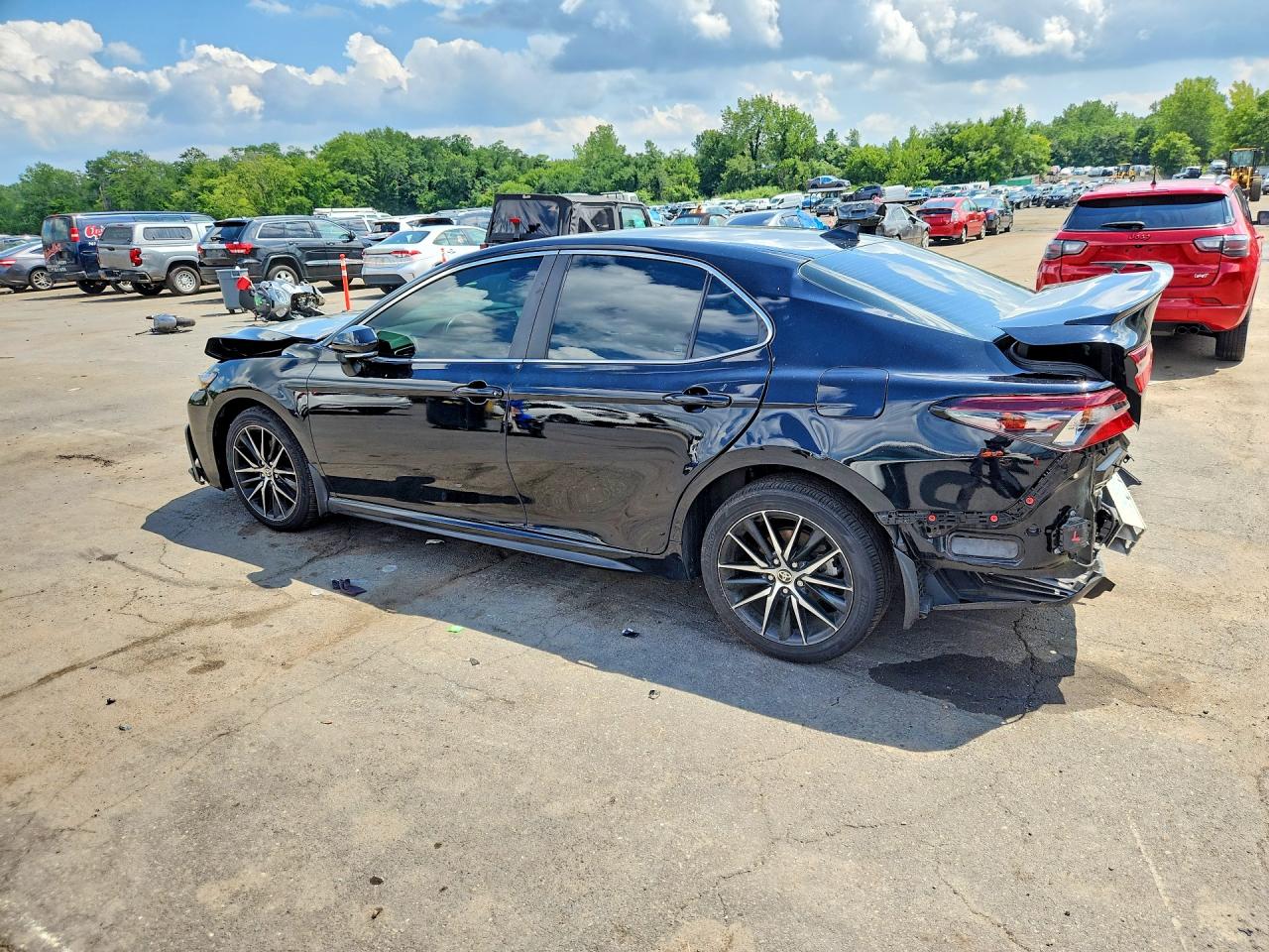 2022 TOYOTA CAMRY SE — снимка 2