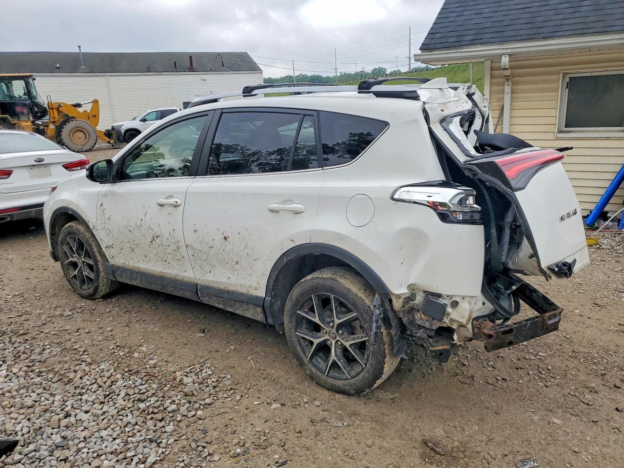2017 TOYOTA RAV4 SE — снимка 2