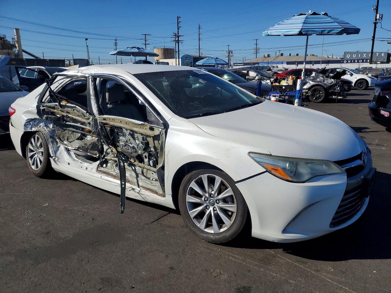 2017 TOYOTA CAMRY XLE — снимка 4