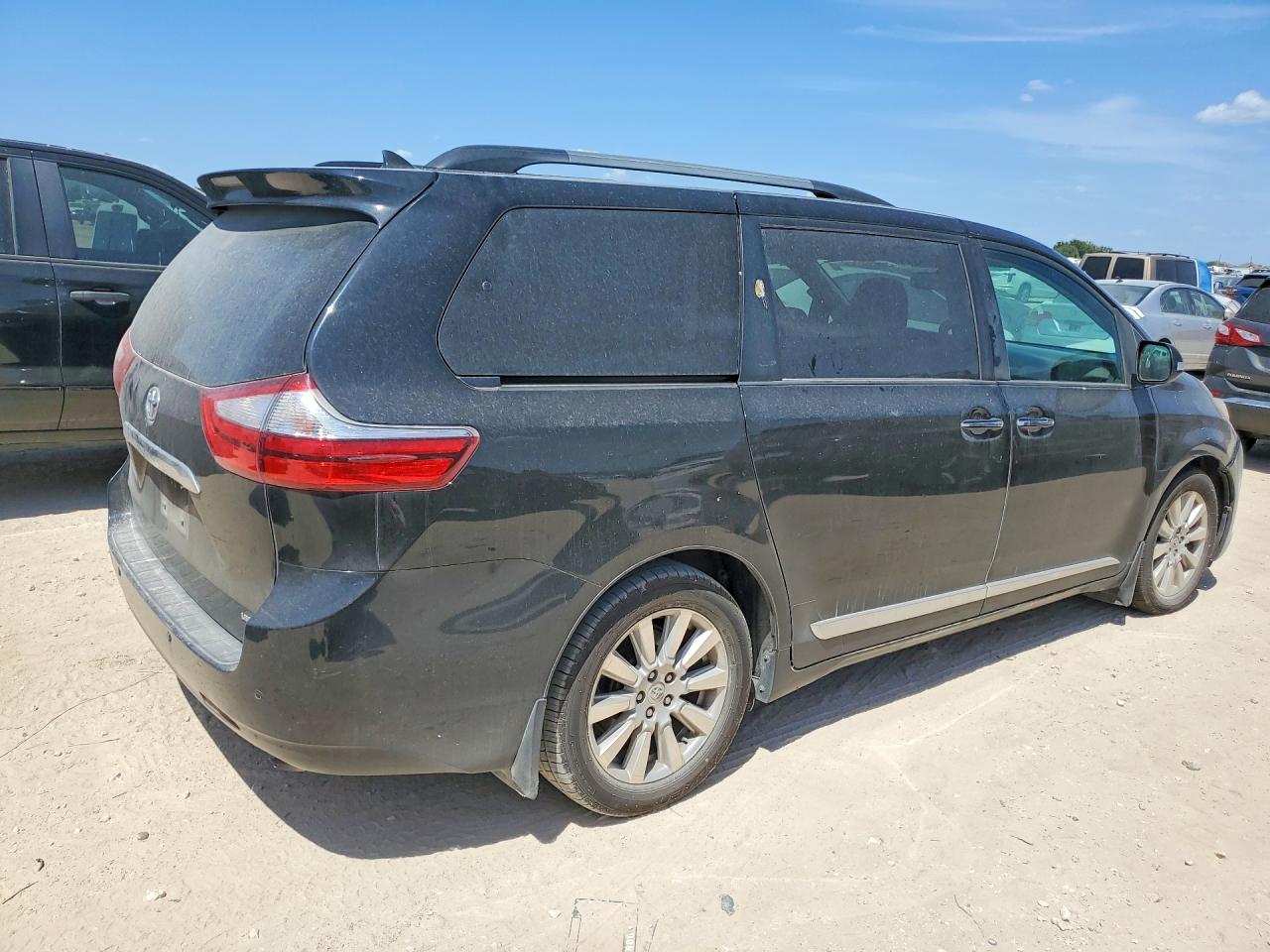 2017 TOYOTA SIENNA LIMITED PREMIUM 7-PASSENGER — снимка 3