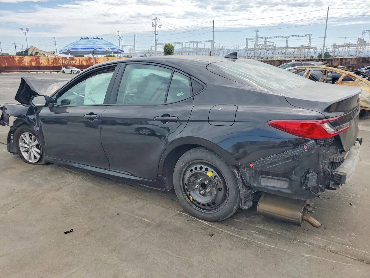 2025 TOYOTA CAMRY LE — снимка 2