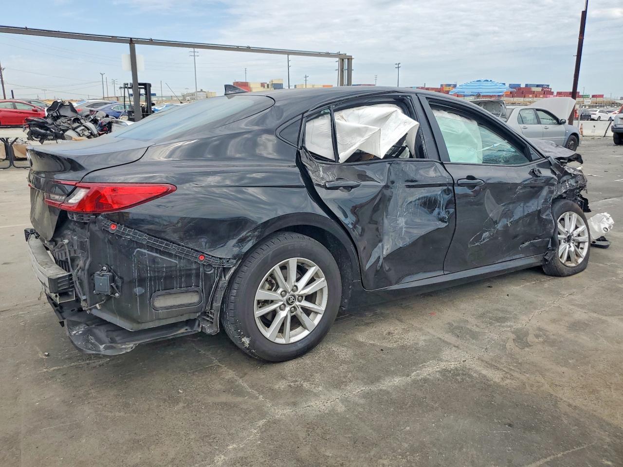 2025 TOYOTA CAMRY LE — снимка 3