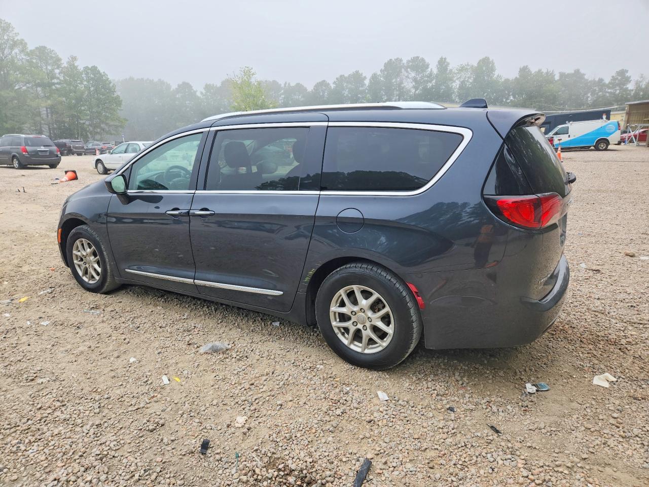 2020 CHRYSLER PACIFICA TOURING L — снимка 2
